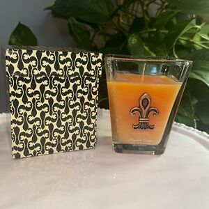AROMATIQUE “Bergamot Orange” with  fleur-de-lis 
9oz Candle and Box NWOT